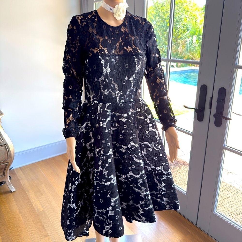 Issue New York Lace Midi Dress Black/White